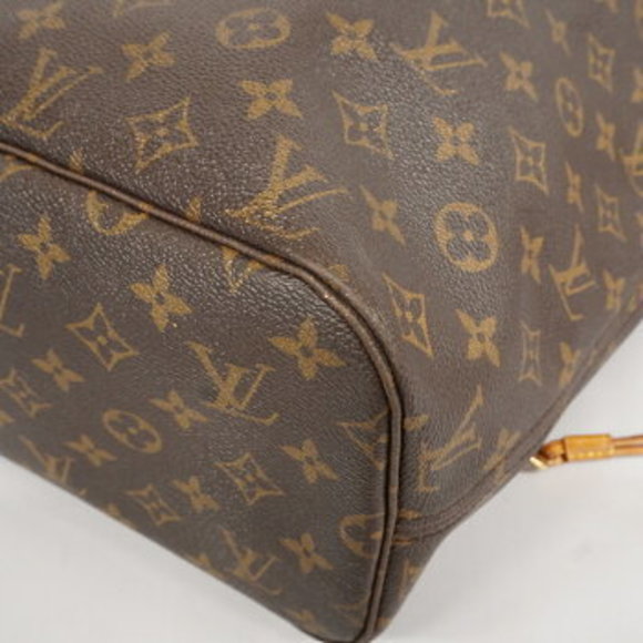 Louis Vuitton Monogram Neverfull MM Tote Bag - Picture 10 of 16